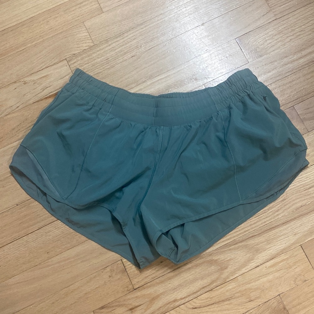 Lululemon hotty hot shorts 2.5” tidewater teal size 12